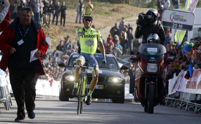 Alberto Contador remporte sa première victoire de la saison sur le Tour de l'Algarve 2016. Photo : Tinkoff
