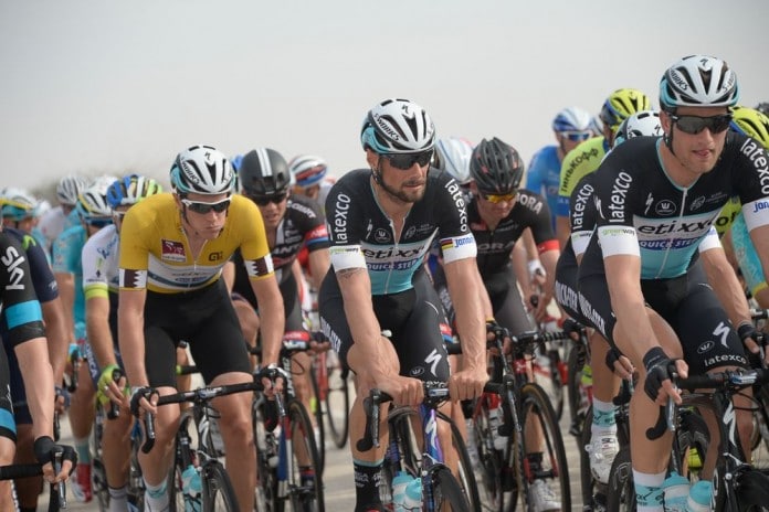 Niki Terpstra dans la roue de Tom Boonen sur le Tour du Qatar 2015. Photo : ASO/Tour du Qatar