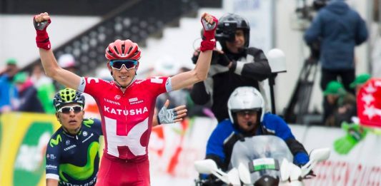 Ilnur Zakarin déclassé après son duel face à Nairo Quintana sur la deuxième étape du Tour de Romandie 2016. Photo : Keystone/Jean-Christophe Bott/Tour de Romandie