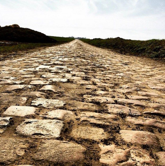 L'un des 27 secteurs pavés du parcours de Paris-Roubaix. Photo : Facebook Paris-Roubaix.