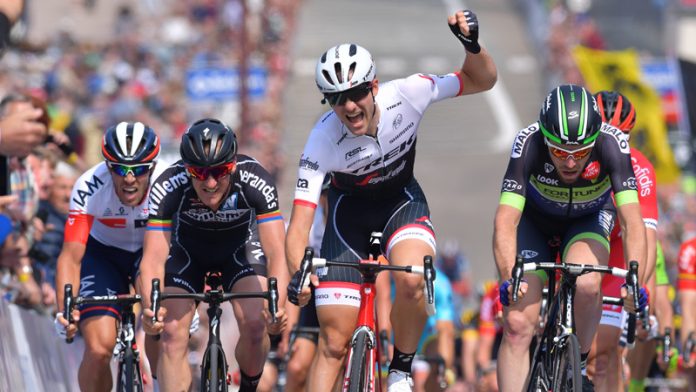 Edward Theuns en vainqueur sur la deuxième étape du Tour de Belgique 2016. Photo : Belga/Tour de Belgique.