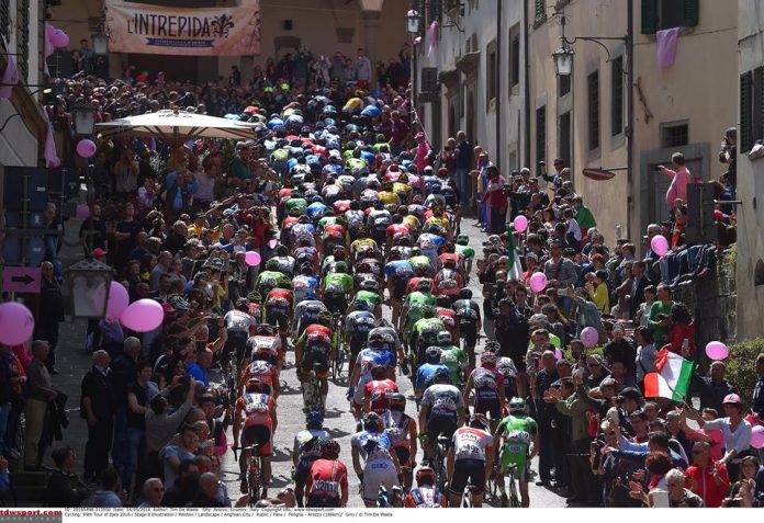Hubert Dupont mènera les neuf autres coureurs français à l'assaut des dernières étapes du Tour d'Italie. Photo : TWDSport/Ag2r La Mondiale