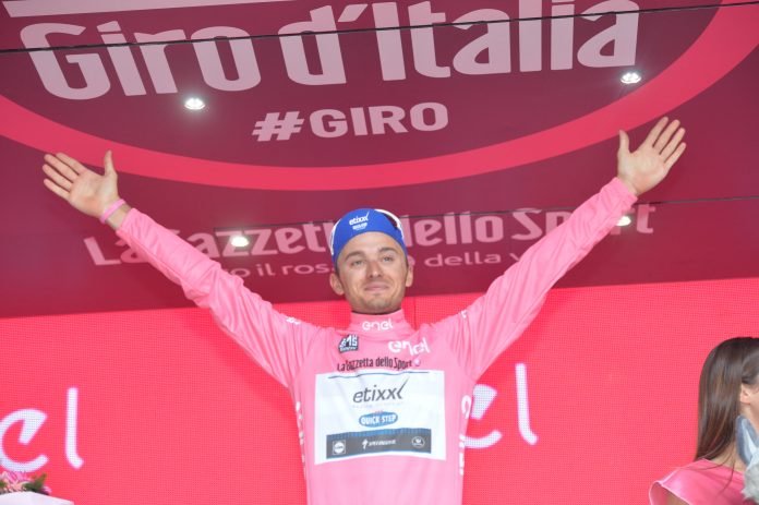 Gianluca Brambilla avec le maillot rose du Tour d'Italie 2016. Photo : Giro d'Italia