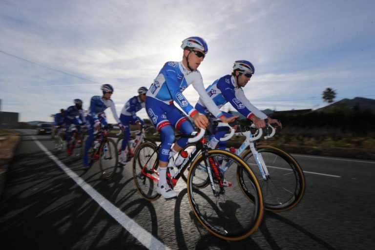 Thibaut Pinot et ses hommes en stage