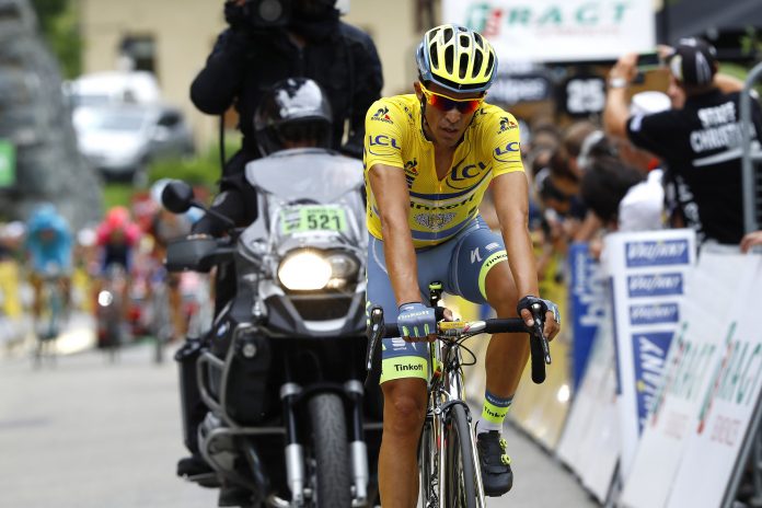 Alberto Contador porteur du maillot de leader sur le Critérium du Dauphiné 2016. Photo : Tinkoff.