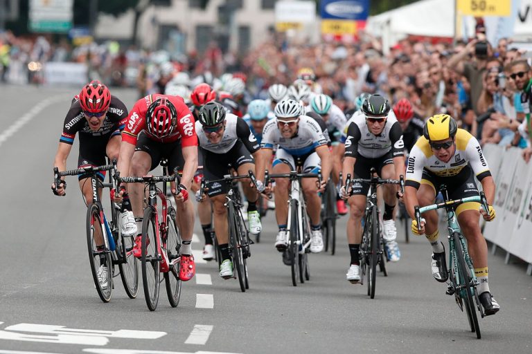 Dylan Groenewegen se fait André Greipel