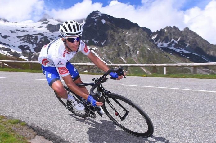 TODAYCYCLING - Julian Alaphilippe sur le Critérium du Dauphiné 2016 avec le maillot blanc de meilleur jeune sur le dos. Photo : Etixx-Quick Step.