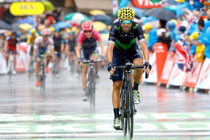 TODAYCYCLING - Valverde sauvant son maillot gris à Morzine. Photo : Movistar Team.