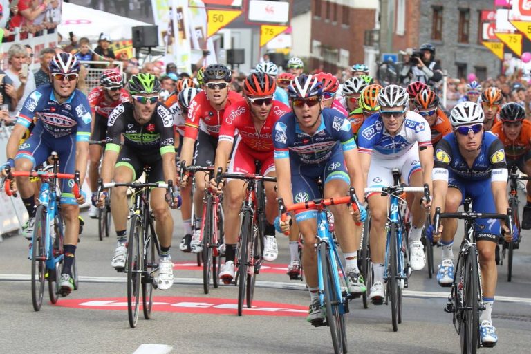 Claeys au sprint, Démare 4e