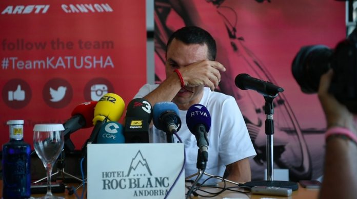 TODAYCYLCING - Joaquim Rodriguez en larmes lors de l'annonce de sa retraite. Photo : Katusha