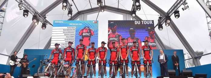 TODAYCYCLING - La formation BMC à la présentation du Tour de France 2016. Photo : BMC.