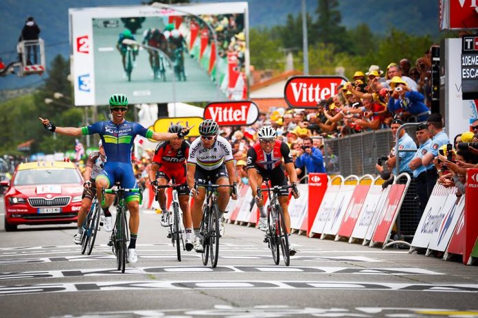 TODAYCYCLING - Michael Matthews remporte sa première victoire sur le Tour de France devant Peter Sagan ! Photo : ASO