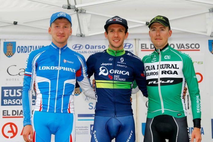 TODAYCYCLING : Le podium de la Klasika d'Ordizia remportée par Simon Yates. Photo : Orica BikeExchange