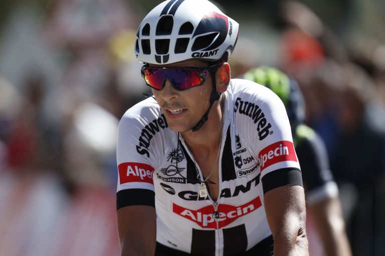 Une douleur au genou handicape Warren Barguil