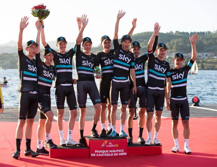 TODAYCYCLING - La formation britannique Team Sky a remporté la contre-la-montre inaugural de la Vuelta devant les équipes Movistar et Orica-BikeExchange. Photo : Team Sky
