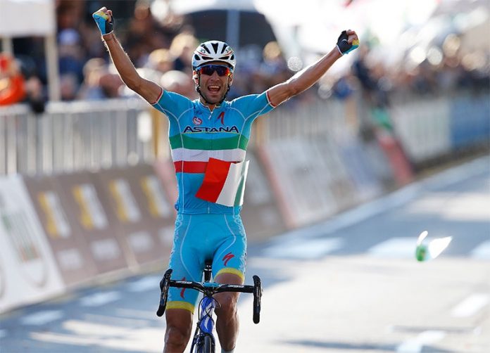 TODAYCYCLING - Vincenzo Nibali lauréat du Tour de Lombardie 2015. Photo : Astana.