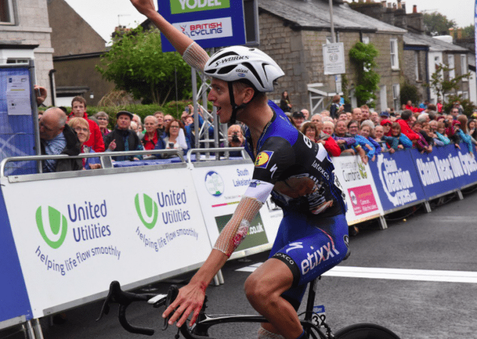 TODAYCYCLING - Adrien Costa à l'arrivée de la 2e étape du Tour of Britain (Source : Twitter)