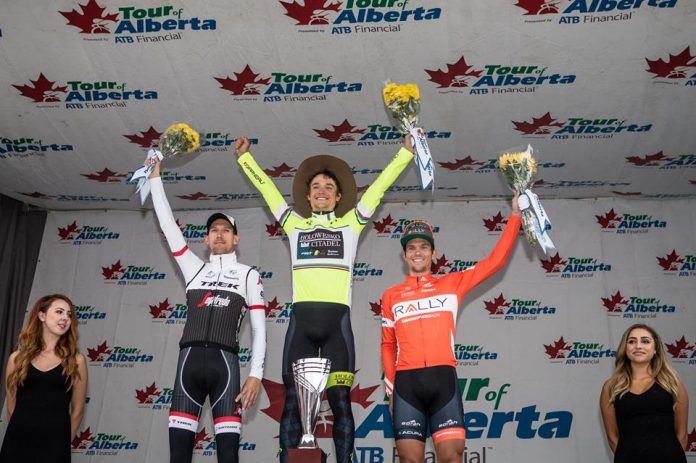 TODAYCYCLING - Robin Carpenter sur la plus haute marche du podium final du TOur d'Alberta 2016. Photo : Tour of Alberta
