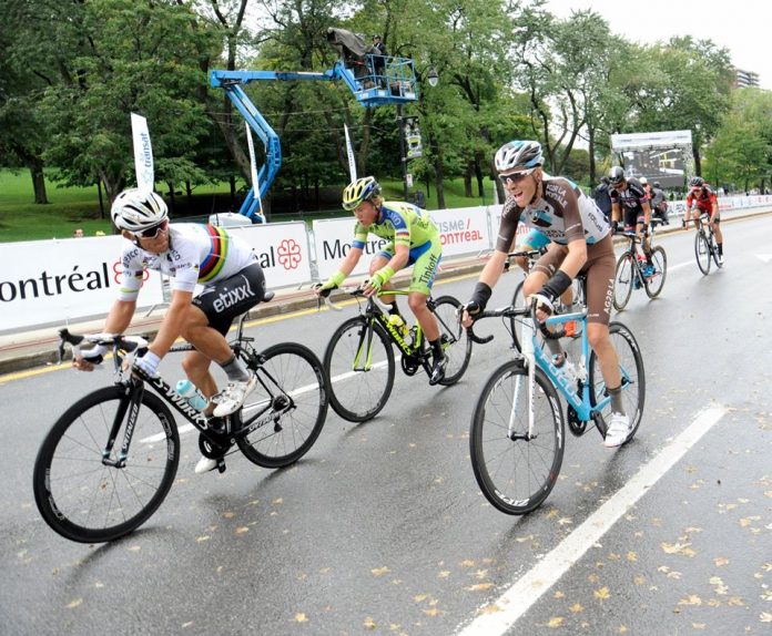 TODAYCYCLING - Romain Bardet et Michal Kwiatkowski à l'attaque lors de l'édition 2015 des Grands Prix de Québec et Montréal. Photo : Grands Prix Cyclistes