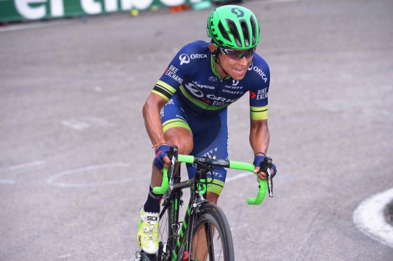 Esteban Chaves devant Romain Bardet