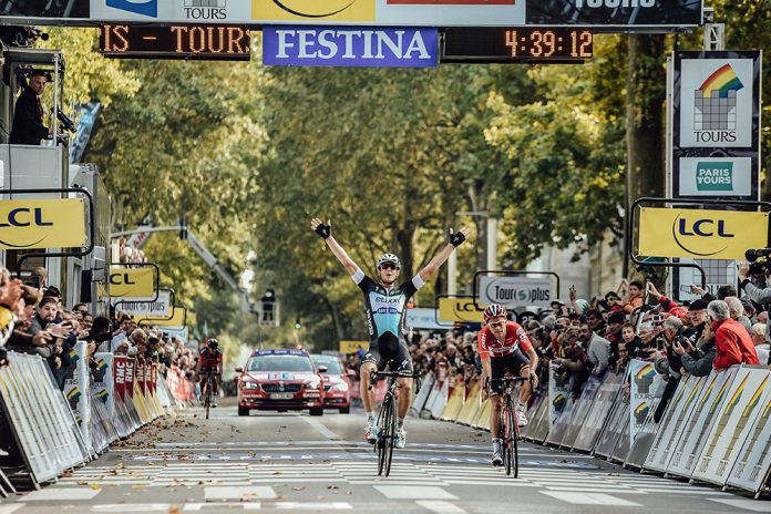 TODAYCYCLING - Matteo Trentin vainqueur de Paris-Tours 2015. Photo : ASO/P.Ballet
