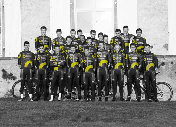 TodayCycling - L'effectif 2017 du Team Direct Energie. Photo: Team Direct Energie.