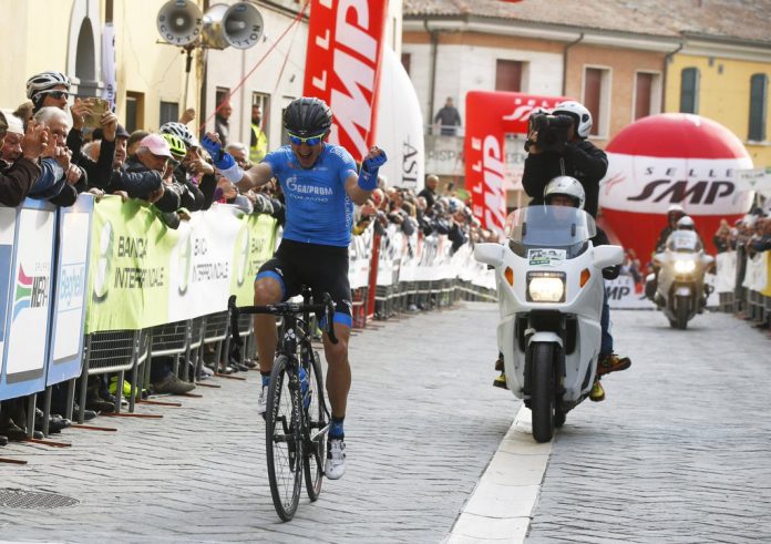 TodayCycling - Sergey Firsanov espère encore montrer le chemin de la victoire à ses coéquipiers cette année. Photo : Colnago / Gazprom-RusVelo