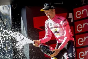 TODAYCYCLING - Steven Kruijswijk en rose sur le Tour d'Italie 2015 - Photo: Lotto NL-Jumbo