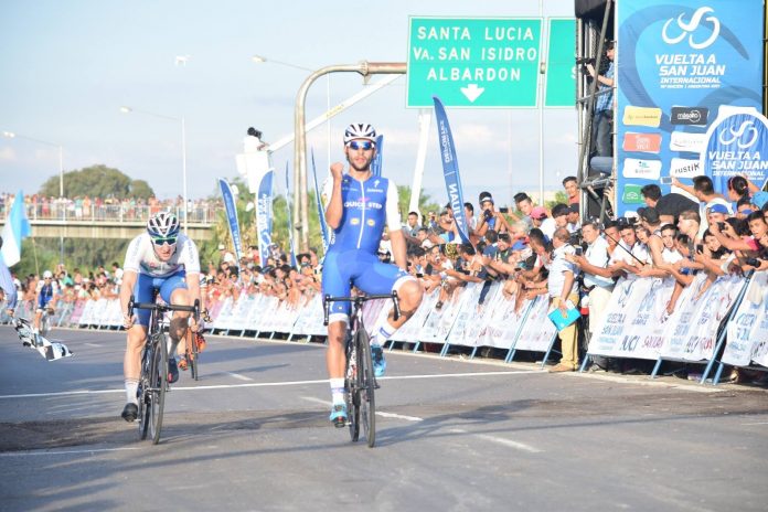 TODAYCYCLING.COM - Fernando Gaviria, vainqueur de l'étape 1 sur le Tour de San Juan. Photo : Tour de San Jua