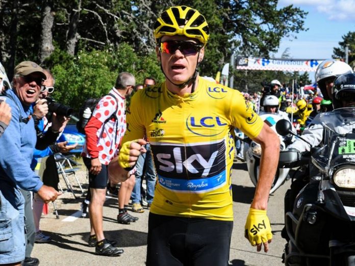 TodayCycling - Chris Froome pique un sprint sur les pentes du Ventoux. Photo : Team Sky