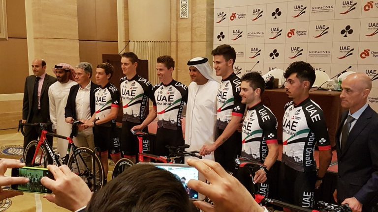 Le maillot pour la saison 2017 d’UAE Abu Dhabi