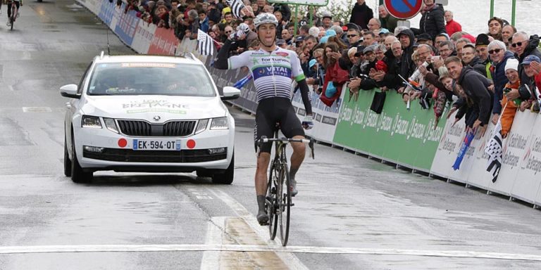 Elie Gesbert (Fortuneo) remporte la 6e étape du Tour de Bretagne