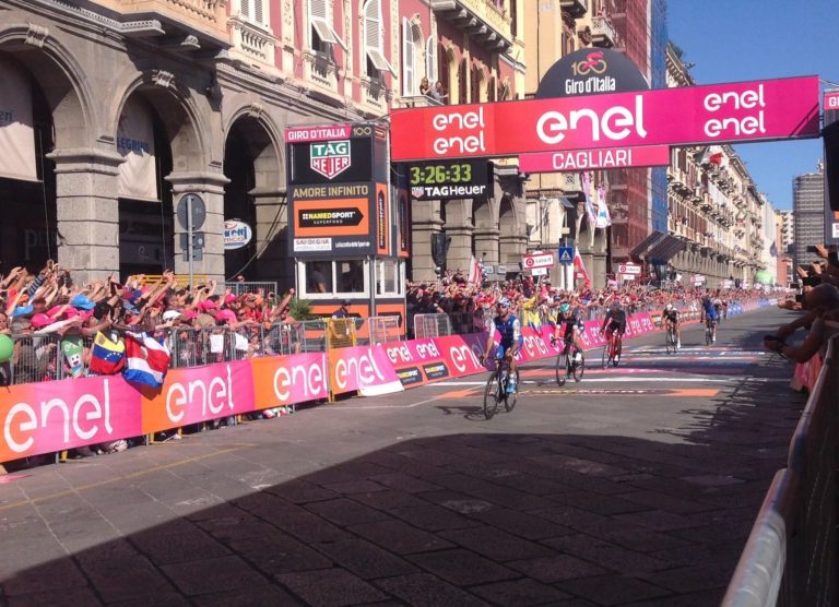 Tour d’Italie : Gaviria pour une première, Jungels grappille déjà