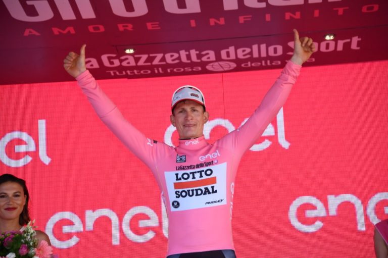 André Greipel endosse pour la première fois le maillot rose