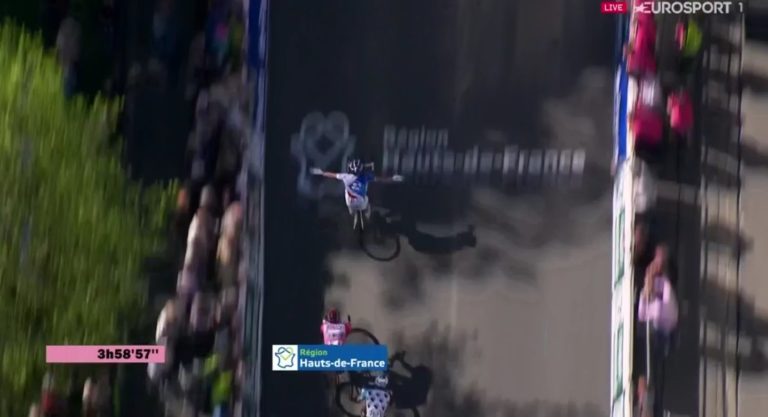 Arnaud Démare (FDJ) le plus fort au sprint