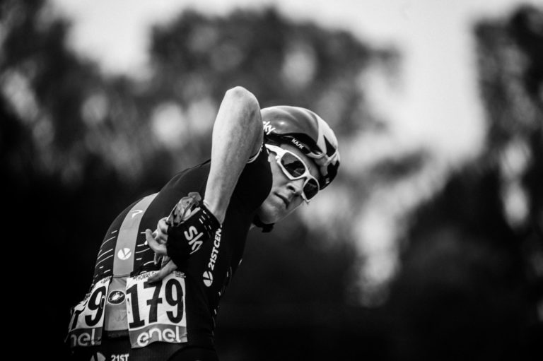 Tour d’Italie : Team Sky décimée par la chute provoquée par une moto