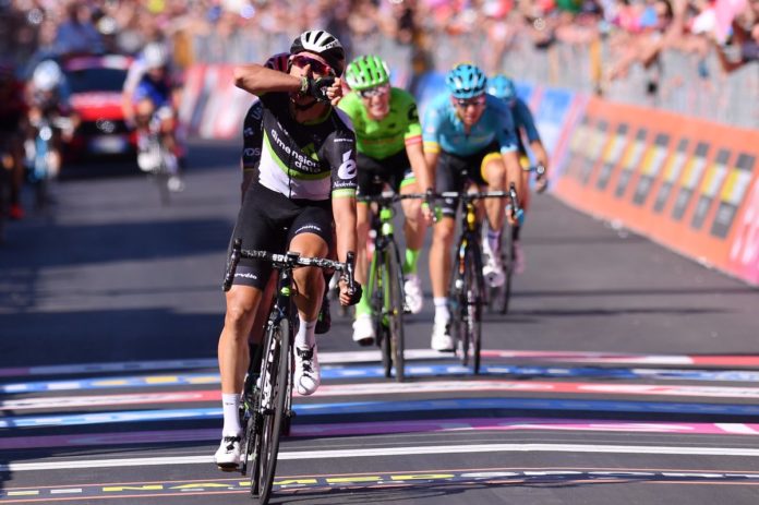 Omar Fraile (Dimension Data) remporte la 11ème étape du Tour d'Italie devant Rui Costa (UAE Team Emirates) et Pierre Rolland (Cannondale-Drapac). Tom Dumoulin (Sunweb) conserve le maillot rose.