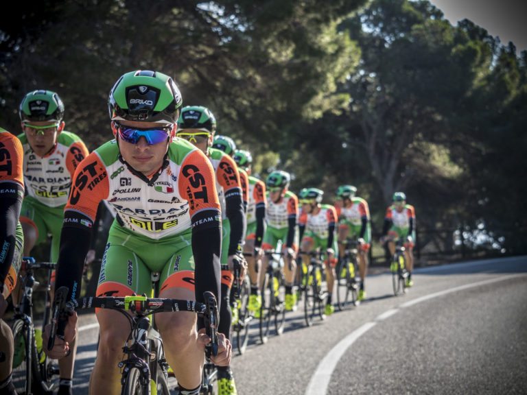 L’UCI a tranché : la formation Bardiani CSF suspendue un mois