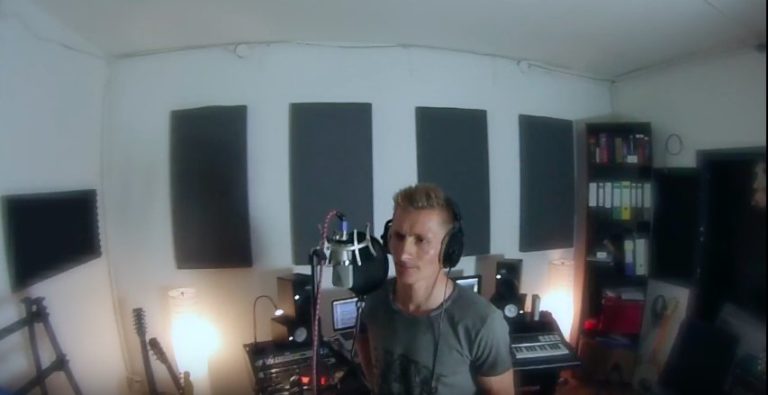 Tour de France 2017 – André Greipel à poils chante le tube de l’été !