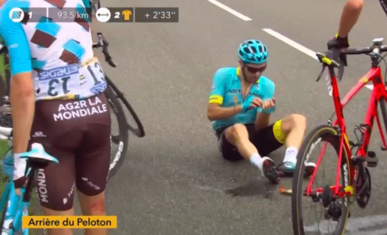 Dario Cataldo (Astana) chute et abandonne le Tour de France