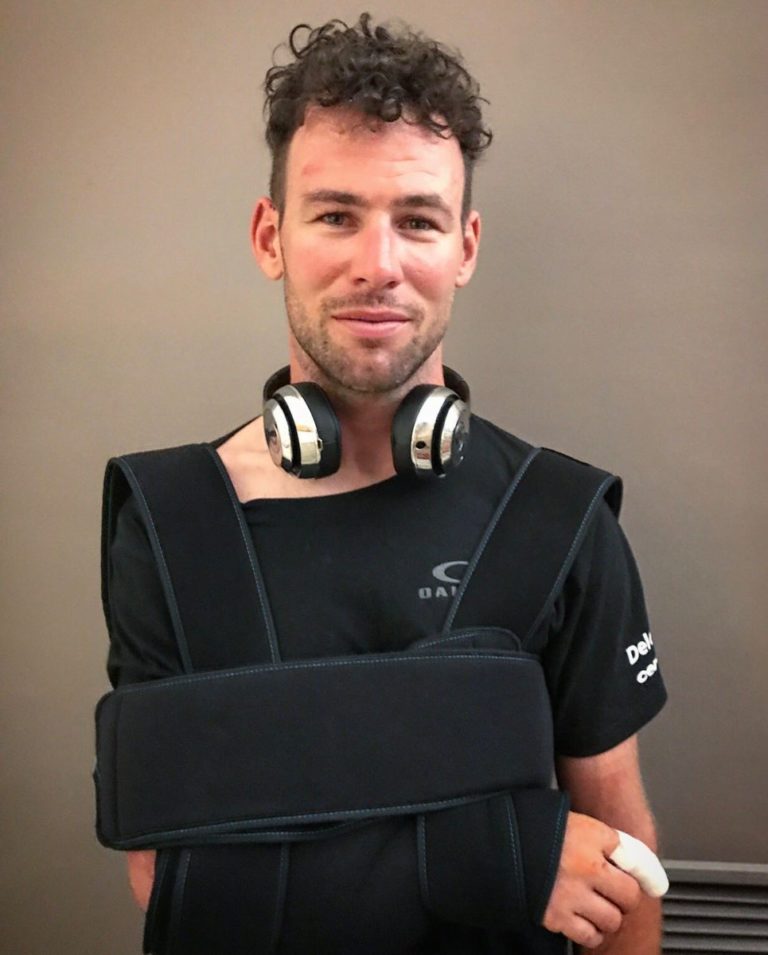 Mark Cavendish quitte déjà le Tour de France. Omoplate fracturée