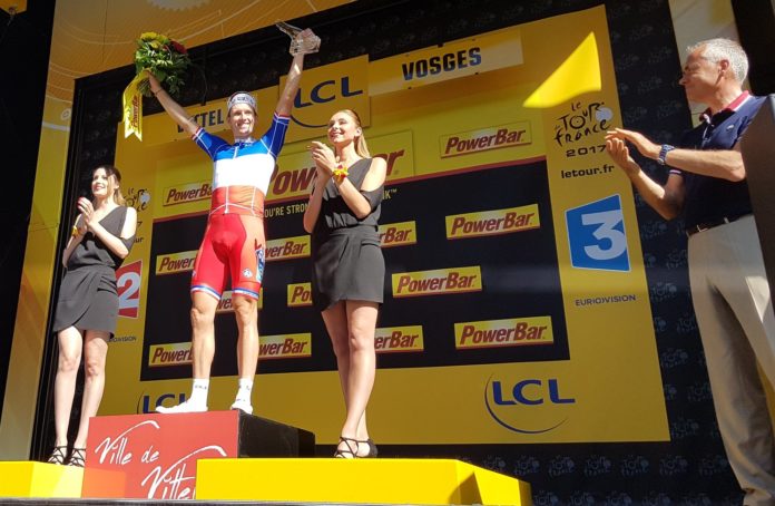 Tour de France 2017 : 11 ans après Casper, Arnaud Démare (FDJ) apporte une nouvelle victoire au sprint à la France. Dans le même temps, Peter