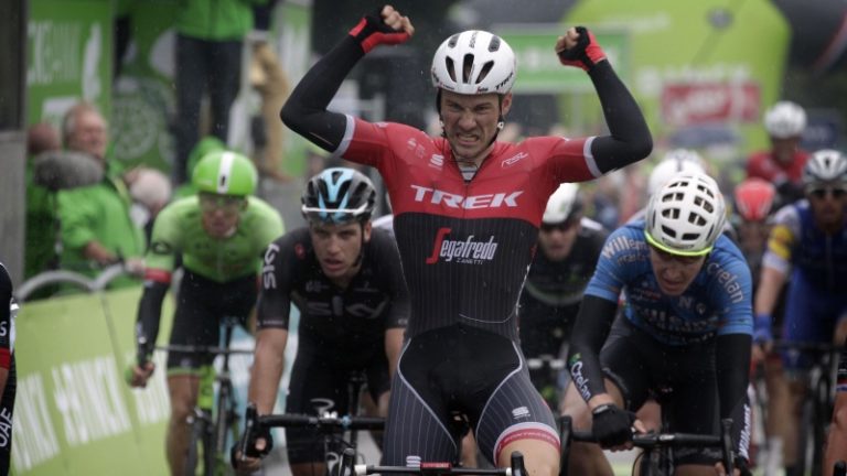 Edward Theuns victorieux au sprint