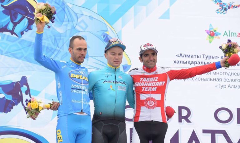 Alexey Lutsenko (Astana) devant Rémy di Grégorio