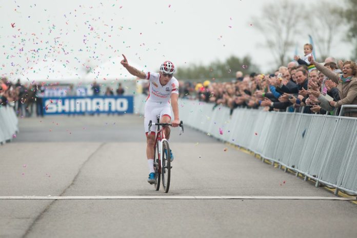 Mathieu van der Poel meilleur mondial en cyclo-cross