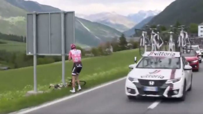 Tom Dumoulin souffre toujours de problèmes gastriques qui ont failli lui faire perdre le Giro d'Italia 2017