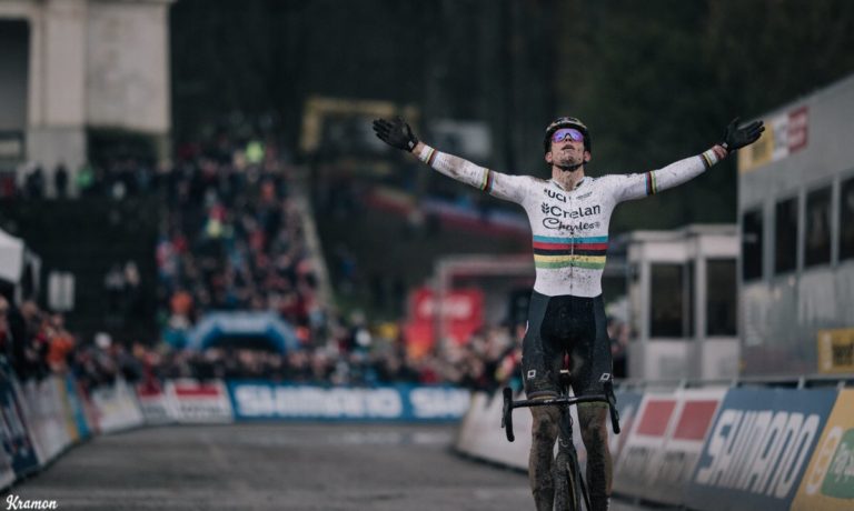 Wout van Aert, Evie Richards, roi et reine du cyclo-cross de Namur