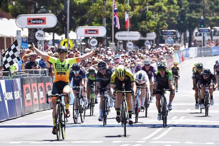 Chloe Hosking (Alé Cipollini) remporte la Cadel Road Race