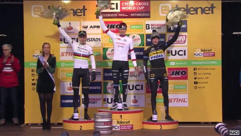 Mathieu Van der Poel, taille patron sur la coupe du monde de Hoogerheide