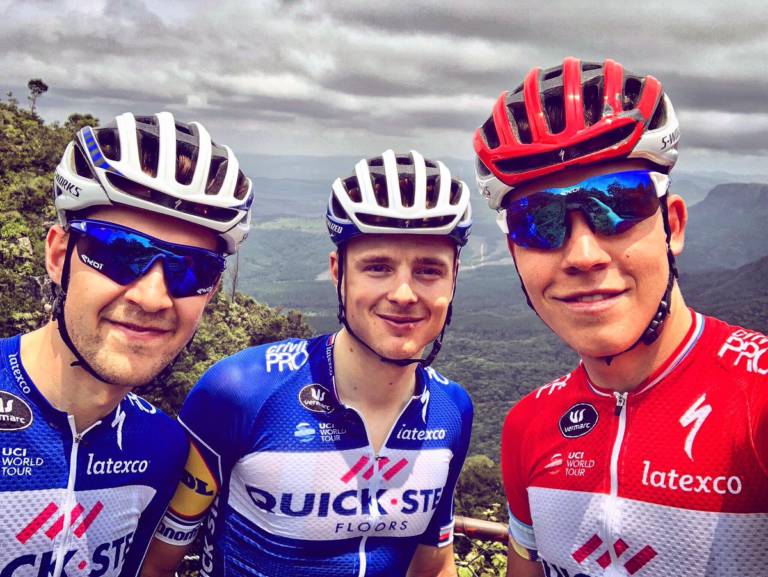 Laurens De Plus, Petr Vakoc (Quick-Step Floors) percutés par un camion !